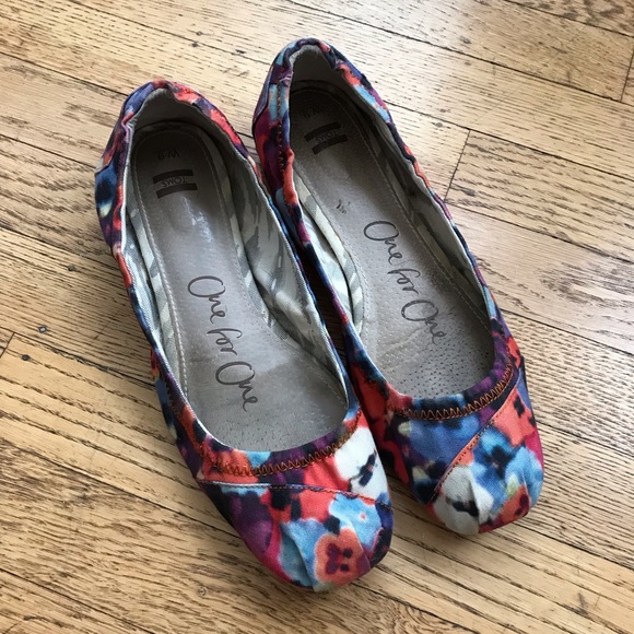 Toms Shoes - TOMS floral ballet flats